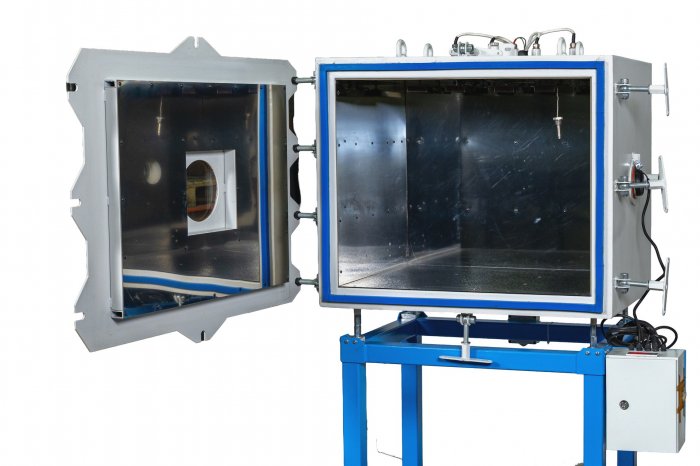 LeakLab Vacuum Chambers and Liquid-Nitrogen Traps