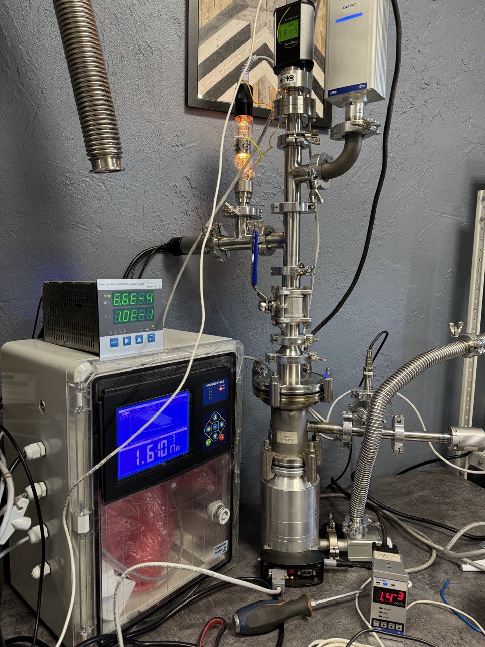 Vacuum pressure measurement