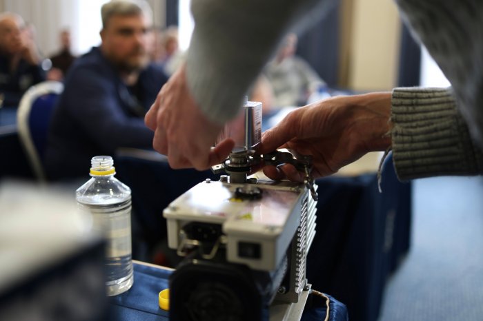 Leak testing training at the customer's site