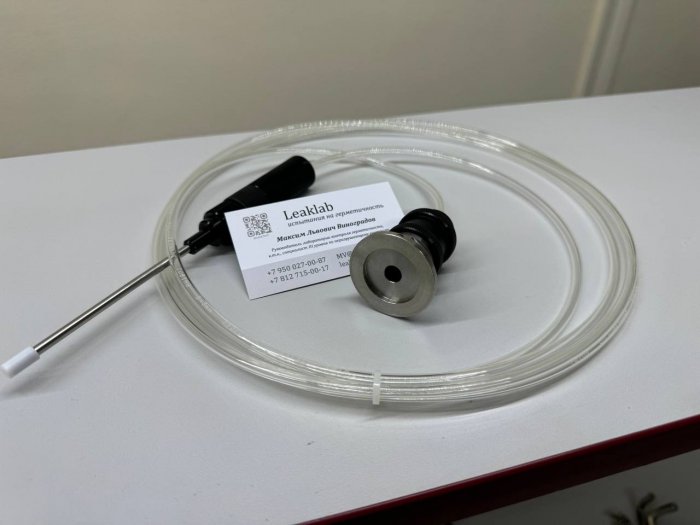 Leak detector probe