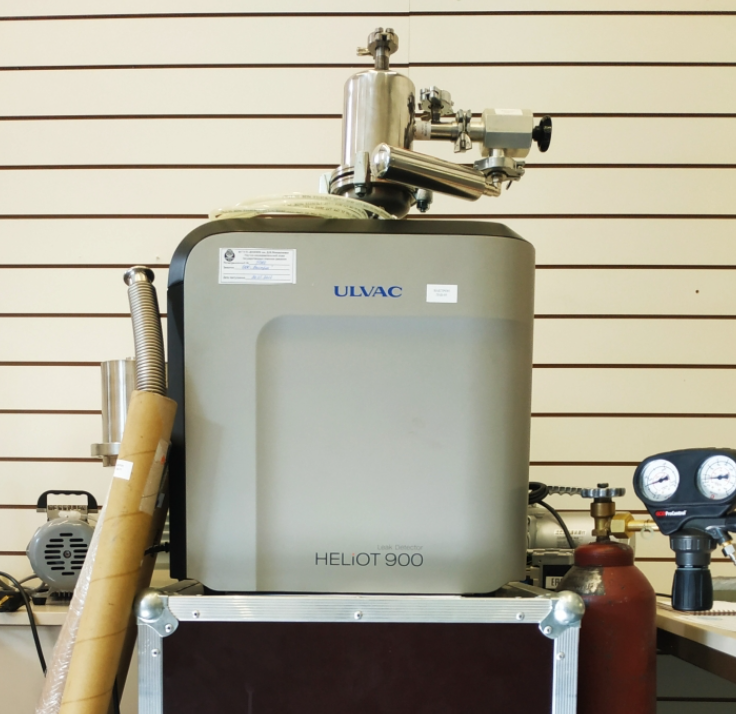 Helium leak detector ULVAC HELIOT