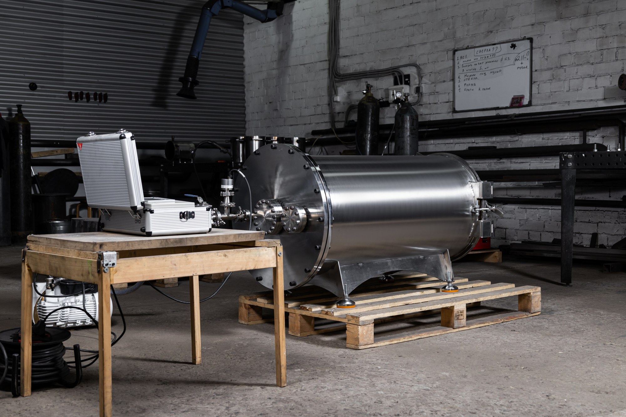 D500 L1000 chamber during initial inspection