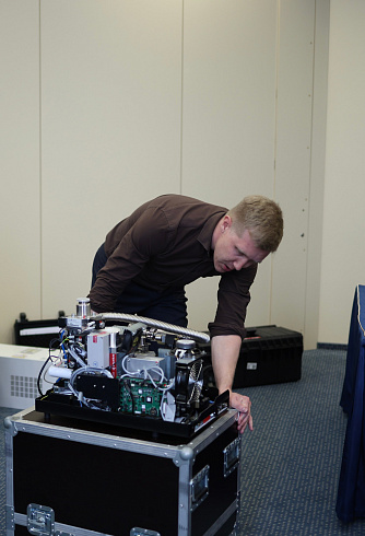 Image: LeakLab L Helium Leak-Location Workstation