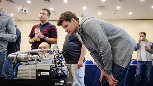 Image: KYKY ZQJ-3200 Helium Mass-Spectrometer Leak Detector