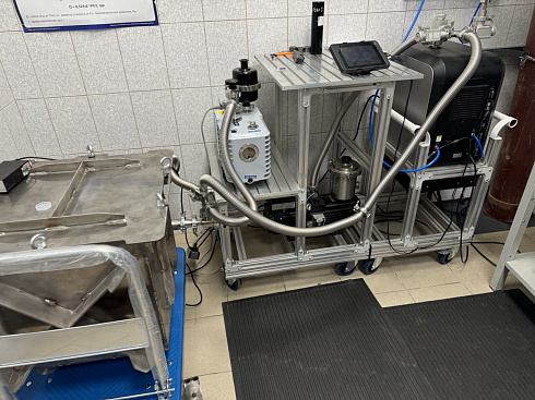 Image: LeakLab V125 Helium Vacuum-Chamber Leak-Test System