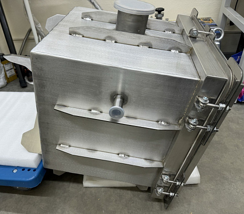Image: LeakLab-125 High-Vacuum Test Chamber