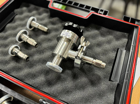 Image: LeakLab K-KF25 Reference-Leak Connection Kit with Valve