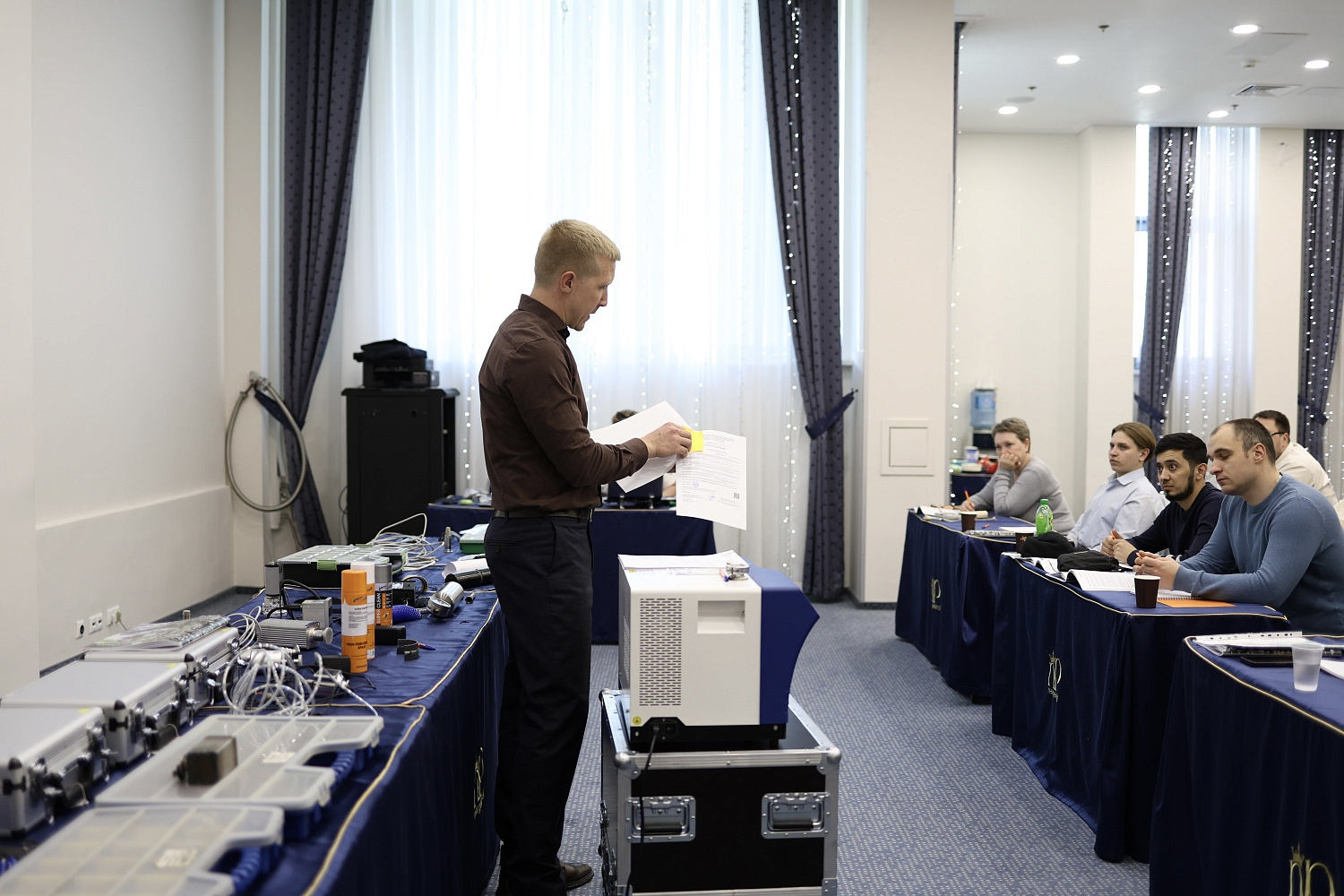 Training for specialists in sealing and vacuum systems
