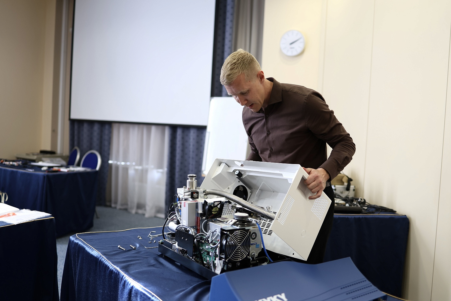 Helium Leak Testing to OST 92-1527-89