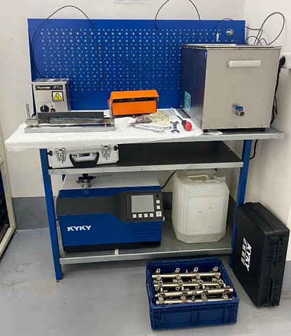 Image: KYKY ZQJ-3200 Helium Leak Detector with Optional Calibration Package