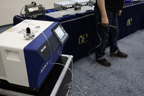 Image: KYKY ZQJ-3200 Helium Mass-Spectrometer Leak Detector