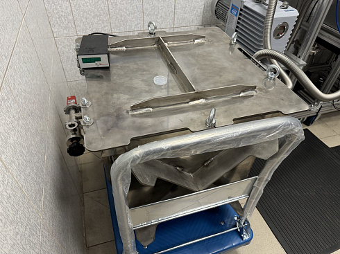 Image: LeakLab V125 Helium Vacuum-Chamber Leak-Test System