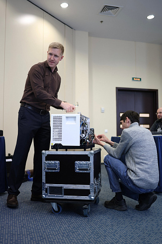 Image: LeakLab L Helium Leak-Location Workstation