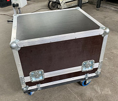 Image: Wheeled Protective Case for a ZQJ-Vactron Leak Detector