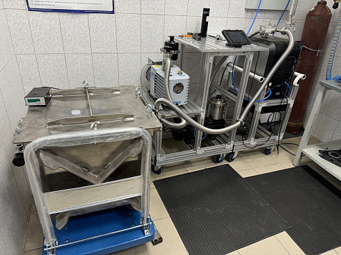 Image: LeakLab V125 Helium Vacuum-Chamber Leak-Test System